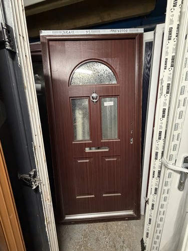 Showroom composite front - ex,
