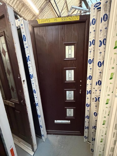 Showroom composite front - composite,